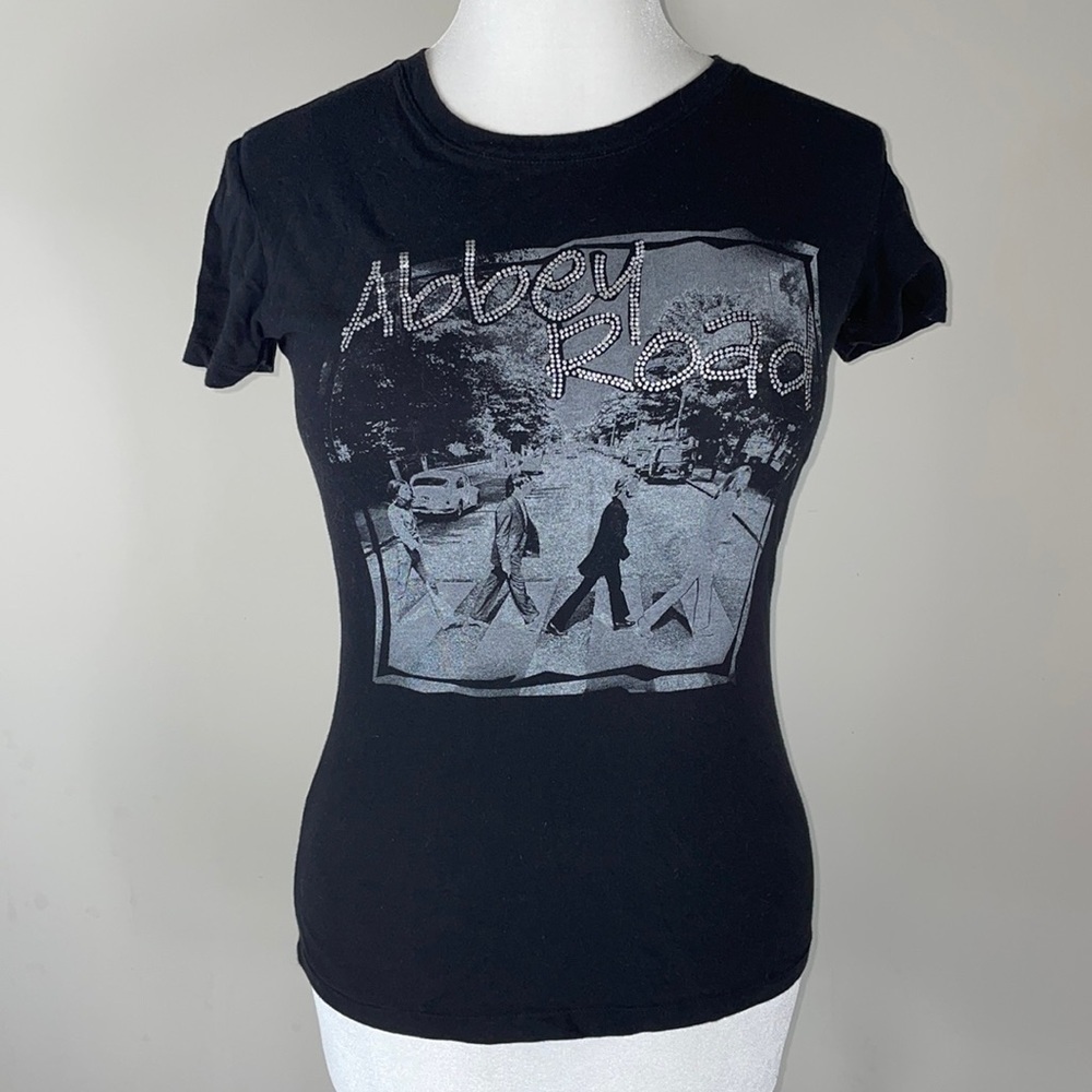Beatles Abbey Road Graphic design t shirt size medium